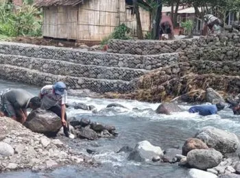 Supplier Kawat Bronjong Pekanbaru - Agen Kawat Bronjong Murah Pekanbaru - Distributor Kawat Murah Pekanbaru - Jual Kawat Bronjong Murah Pekanbaru - Grosir Kawat Bronjong Galvanis Pekanbaru - Jual Kawat Bronjong Manual Pekanbaru - Agen Jual Kawat Bronjong 2x1x0.5Mm Pekanbaru